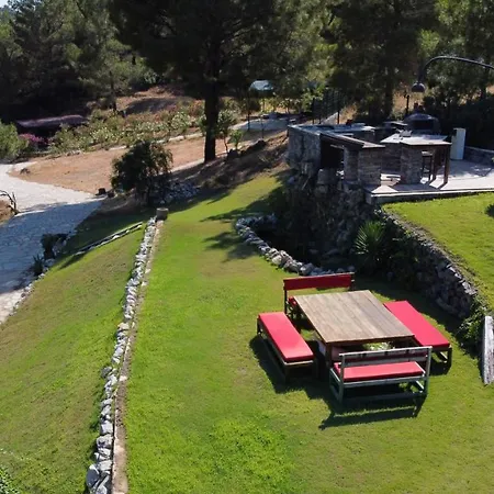 Dazzling Home With Shared Pool Surrounded By Nature In Marmaris בית נופש *