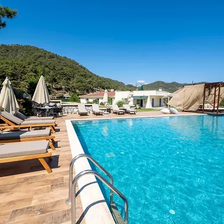 Dazzling Home With Shared Pool Surrounded By Nature In Marmaris בית נופש *