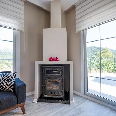 Dazzling Home With Shared Pool Surrounded By Nature In Marmaris מוגלה