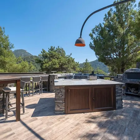 בית נופש Dazzling Home With Shared Pool Surrounded By Nature In Marmaris מוגלה